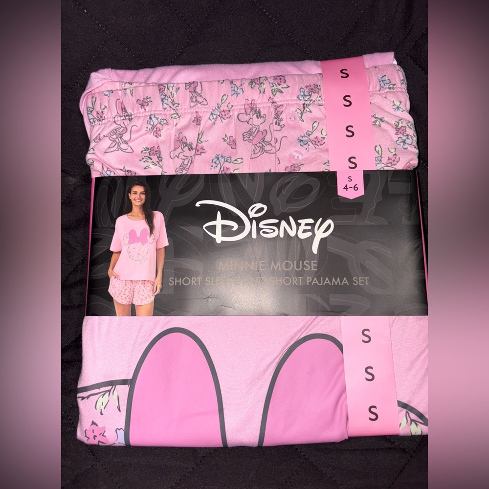 Disney Pink Floral Pajama Set‎ Intimates & Sleepwear#1431